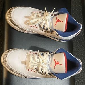 Jordan retro 3 (True Blue 2016) Size 12